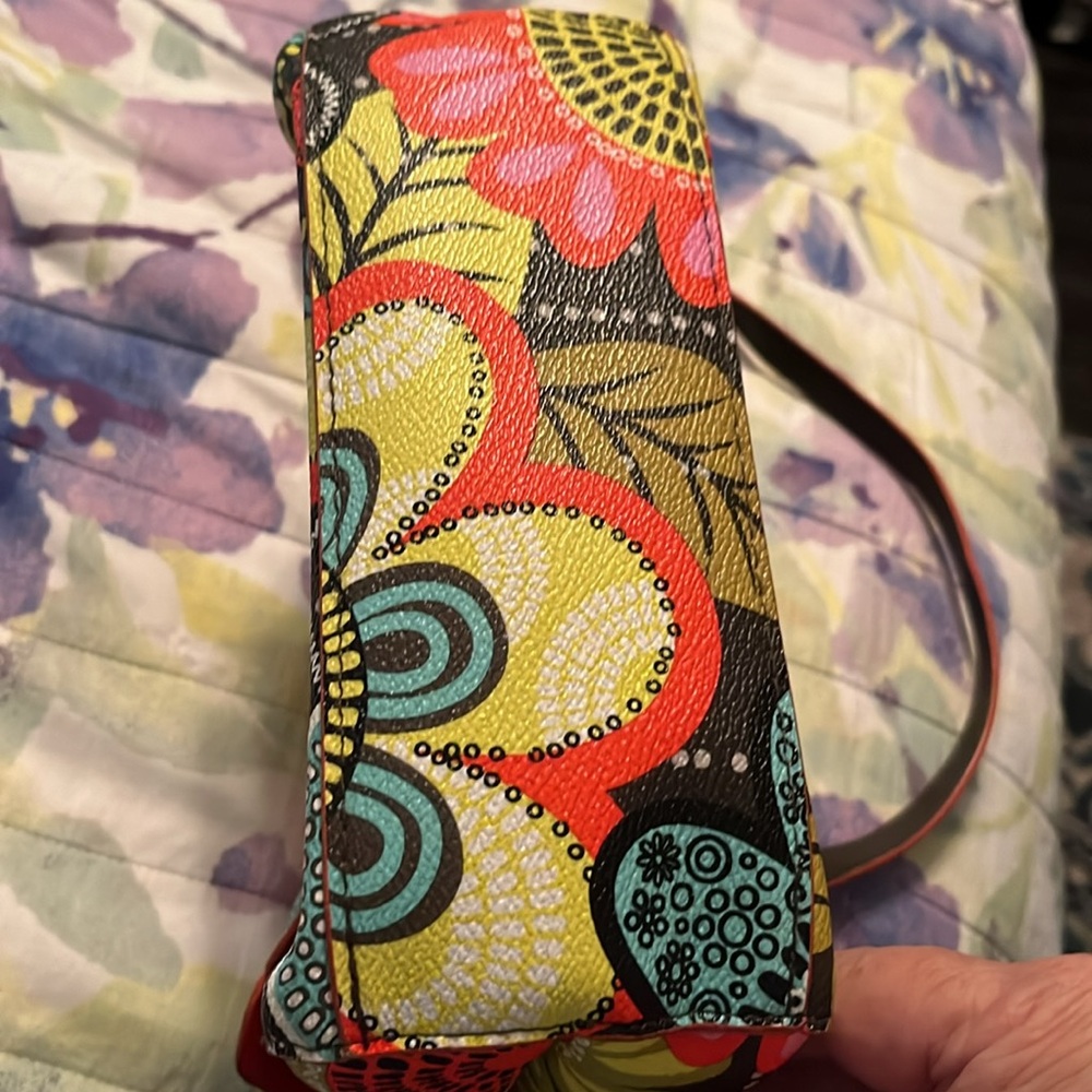 Vera Bradley Crossbody - Picture 5 of 8
